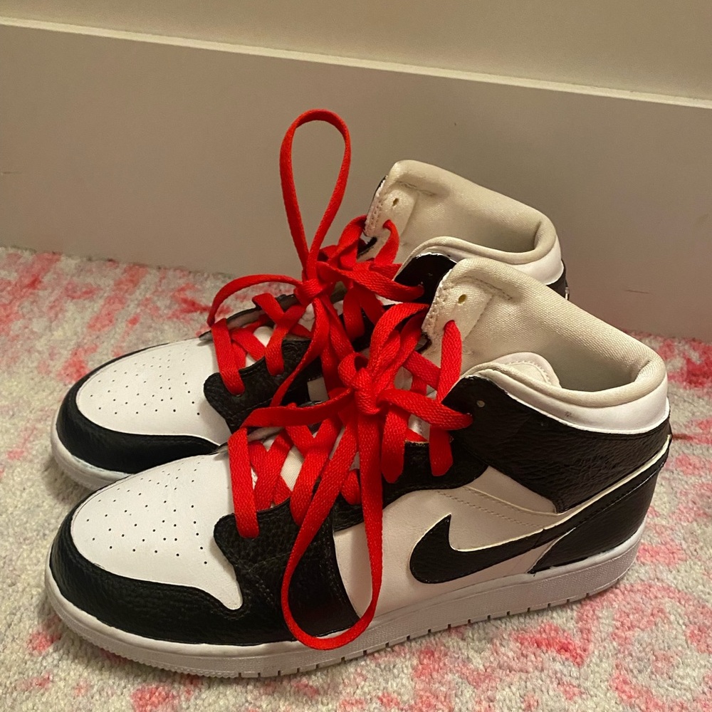Air Jordan 1 Mid. Hand painted.